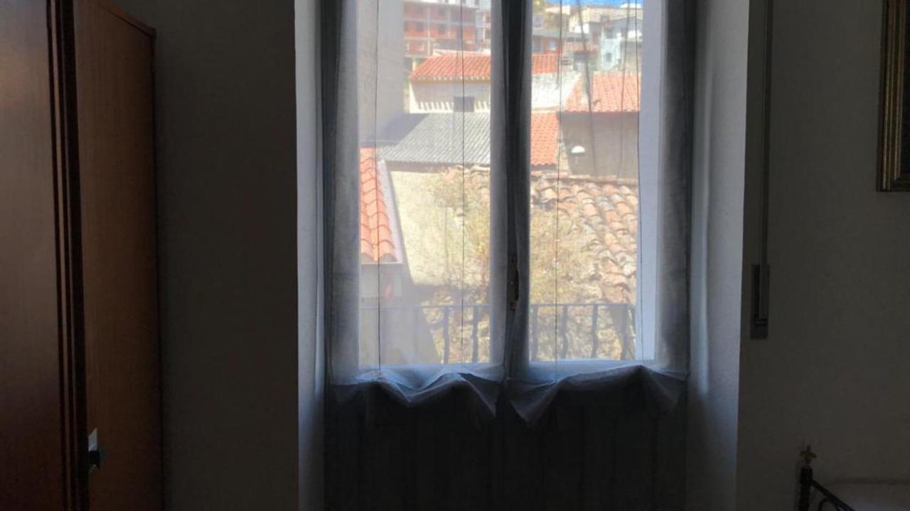Casa Vacanze Zarinu Orgosolo Buitenkant foto