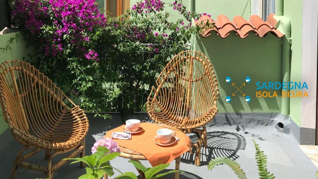 Casa Vacanze Zarinu Orgosolo Buitenkant foto