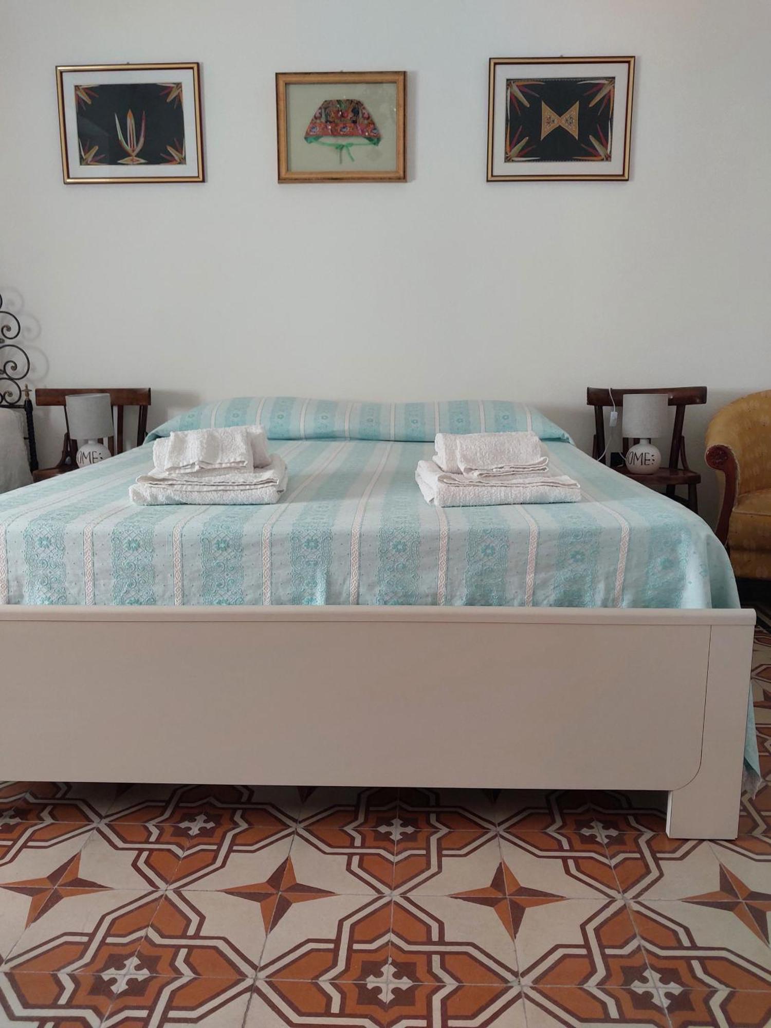 Casa Vacanze Zarinu Orgosolo Buitenkant foto