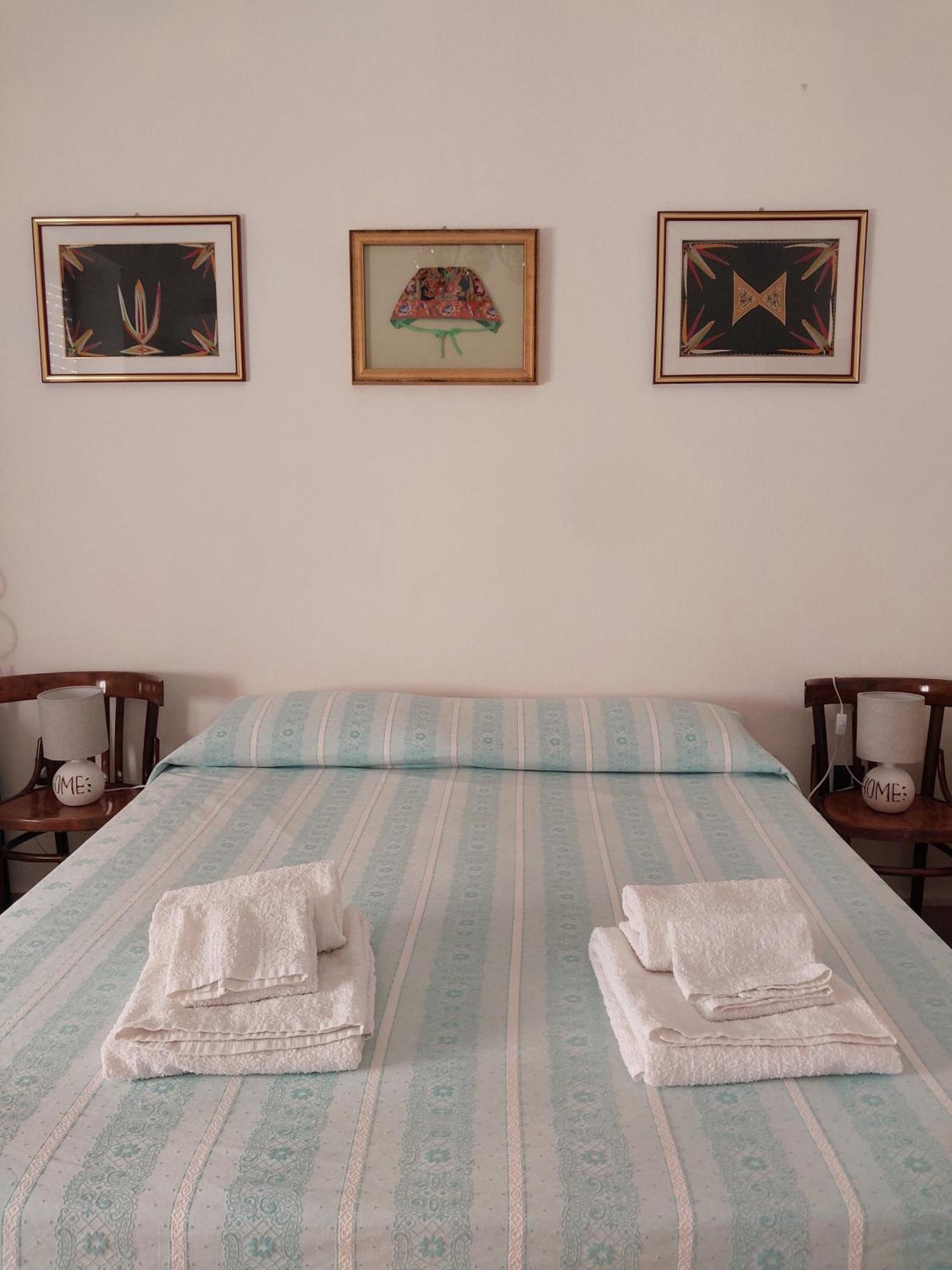 Casa Vacanze Zarinu Orgosolo Buitenkant foto