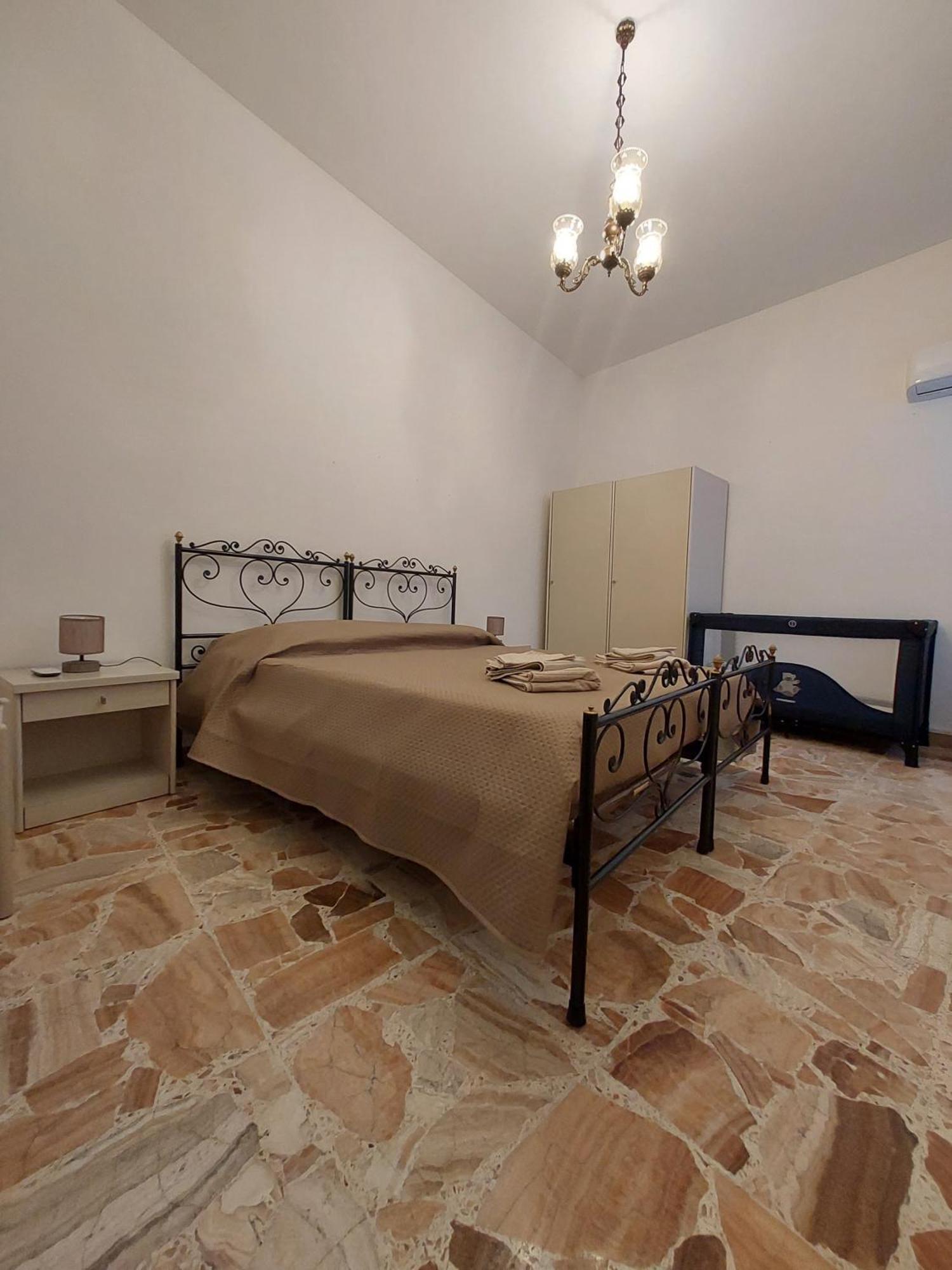 Casa Vacanze Zarinu Orgosolo Buitenkant foto