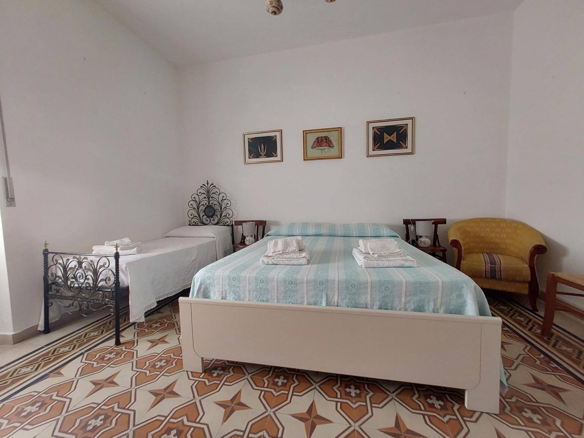 Casa Vacanze Zarinu Orgosolo Buitenkant foto