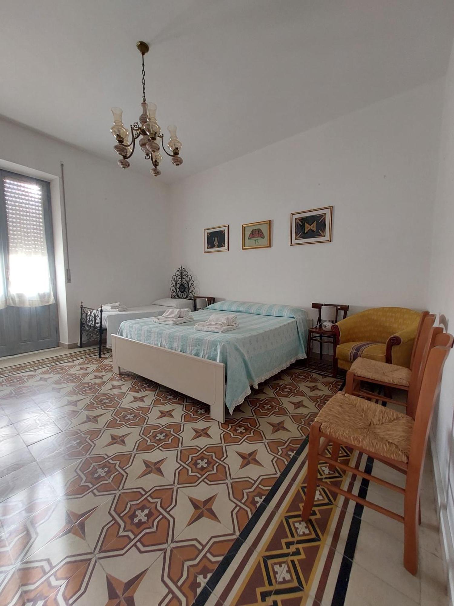 Casa Vacanze Zarinu Orgosolo Buitenkant foto
